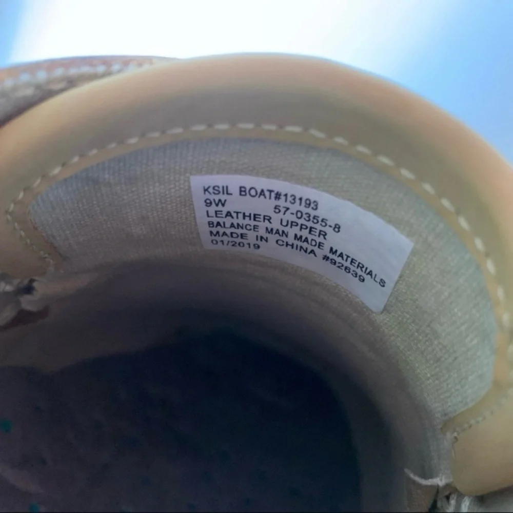 KS Island Tan Leather Boat Shoes Slip-On Size 9 Wide NEW IN BOX